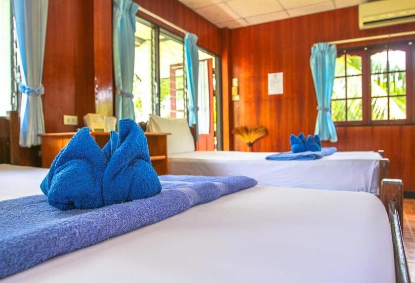 호텔 Golden Hill Backpackers