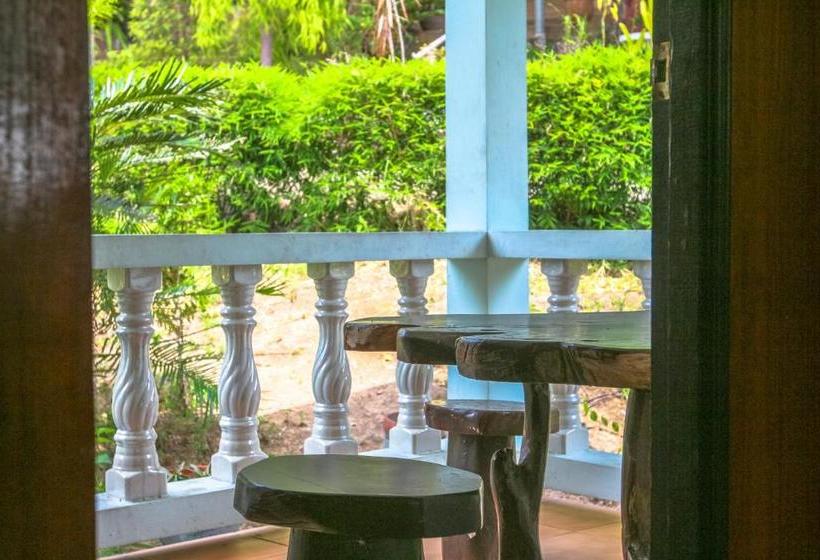 호텔 Golden Hill Backpackers