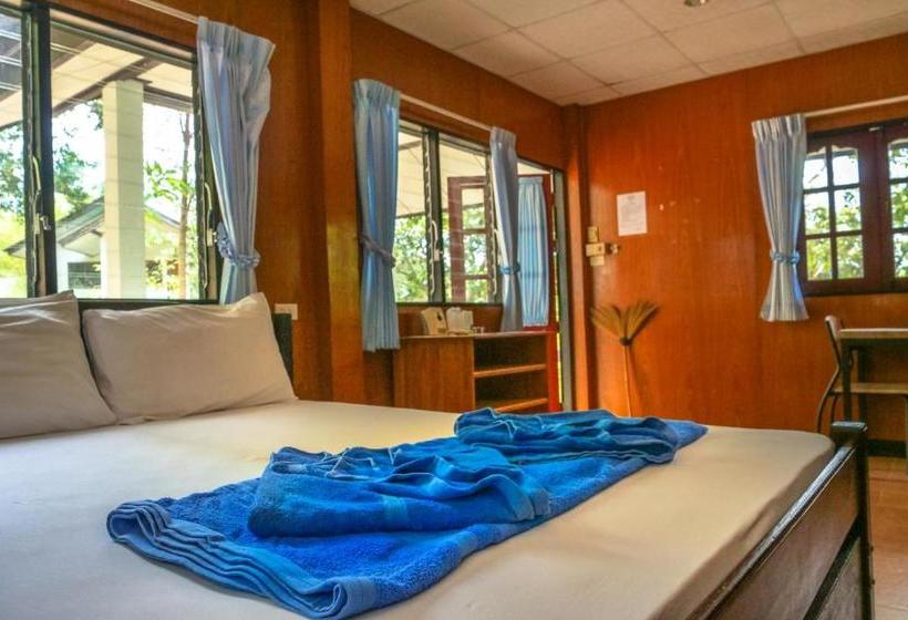 호텔 Golden Hill Backpackers