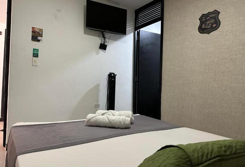 هتل Laureles De Aburrá