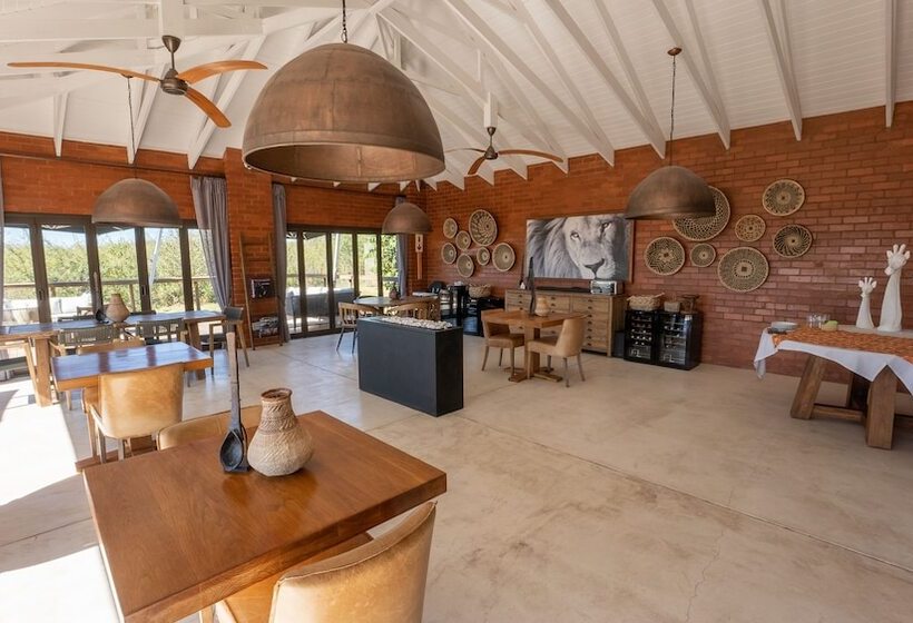 בית מלון כפרי Rockfig Lodge Madikwe