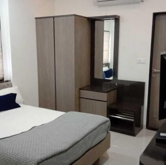 호텔 Sai Krupa Lawn And Regency