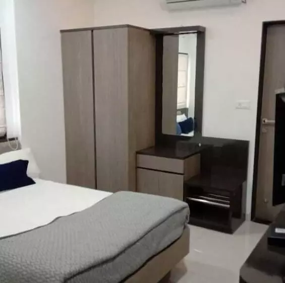 Hotelli Sai Krupa Lawn And Regency