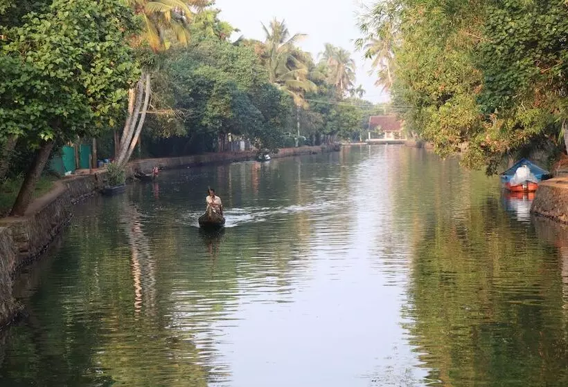 Hotelli Sreekrishna Houseboats