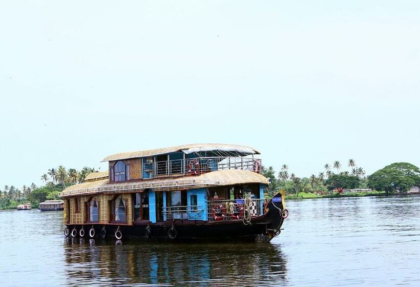 호텔 Sreekrishna Houseboats