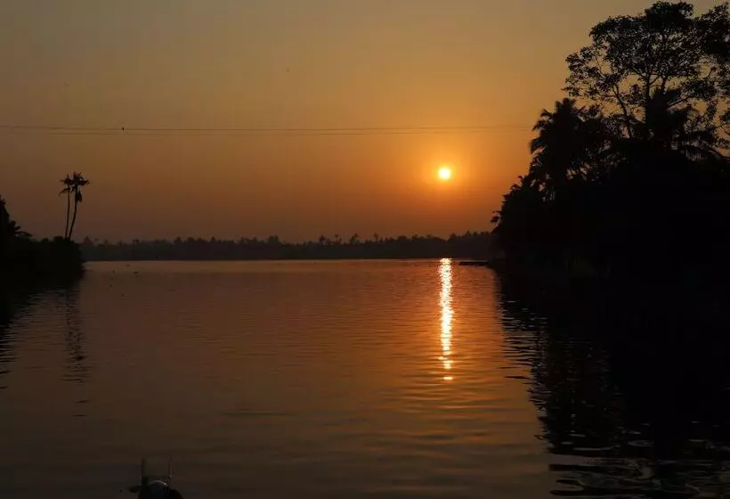 Hotelli Sreekrishna Houseboats