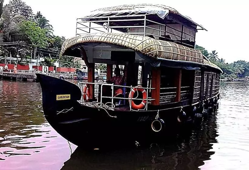 Hotelli Sreekrishna Houseboats