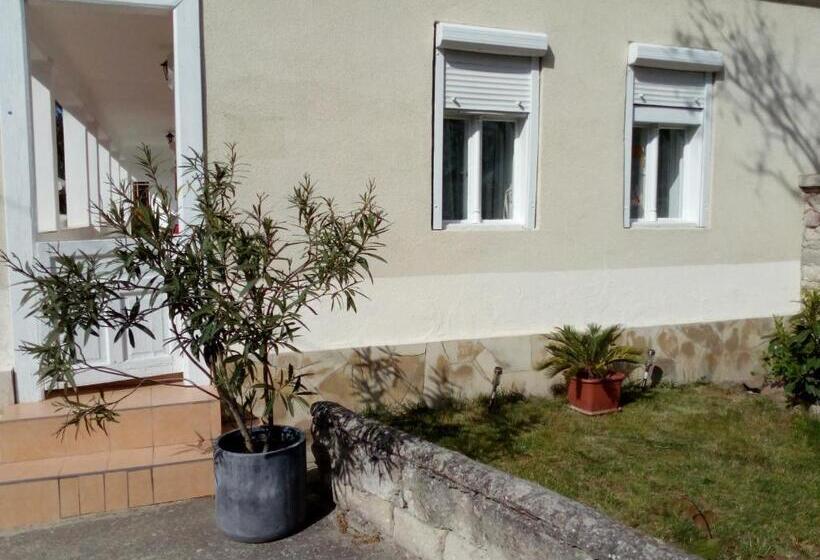 بنسيون Nosztalgia Vendégház