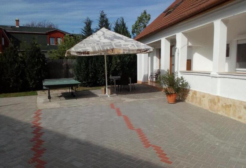 بنسيون Nosztalgia Vendégház