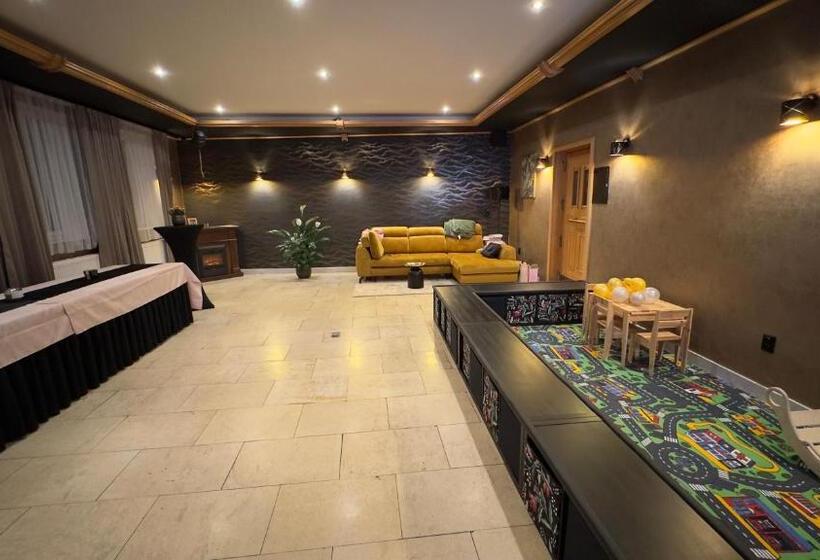 פנסיון Rožmberk Inn