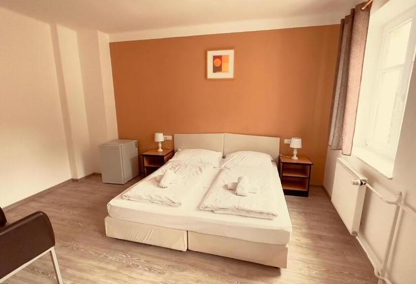 פנסיון Rožmberk Inn