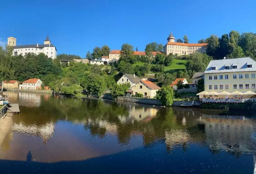 Majatalo Rožmberk Inn