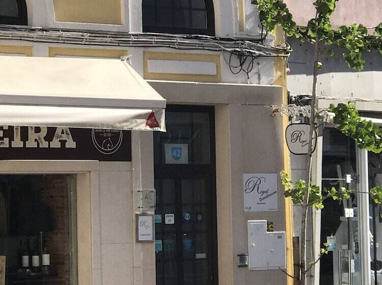 بنسيون Royal Guesthouse