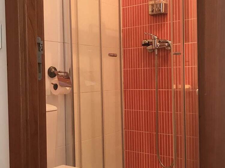 بنسيون Royal Guesthouse