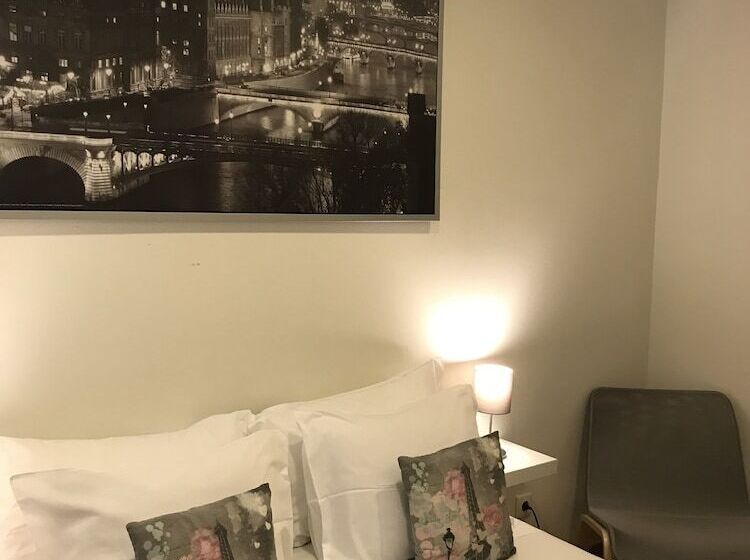 بنسيون Royal Guesthouse