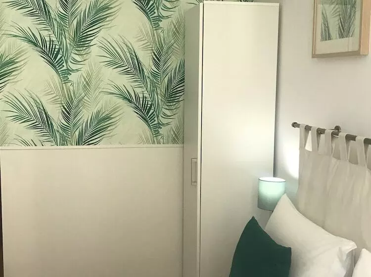 ペンション Royal Guesthouse