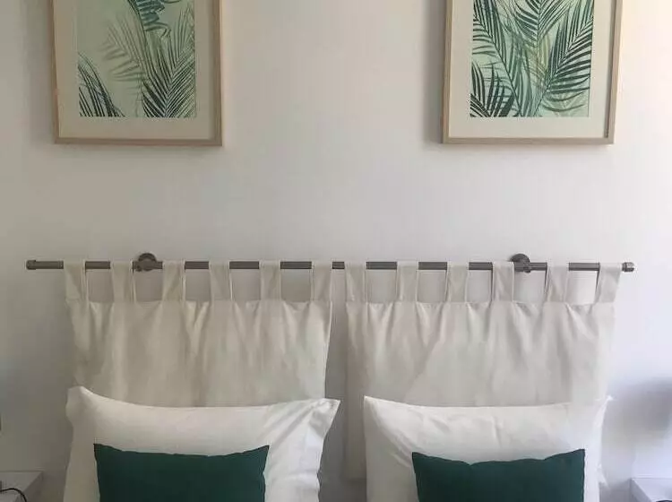 ペンション Royal Guesthouse