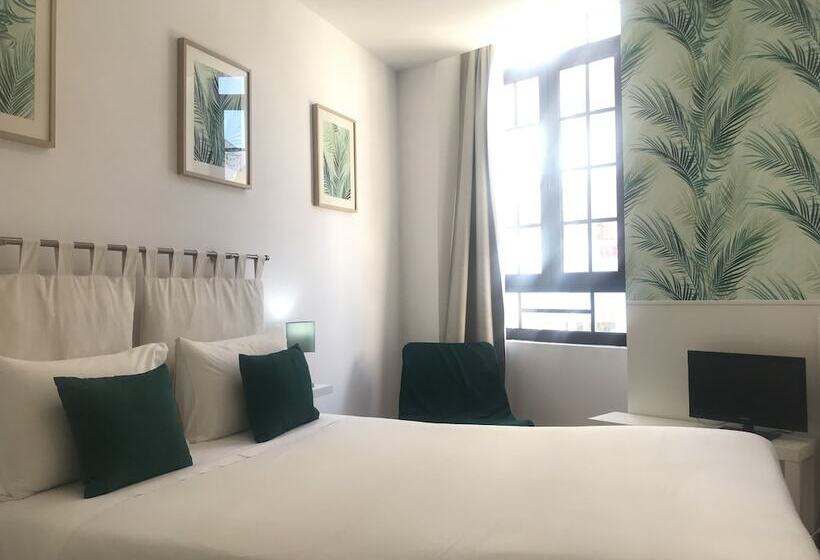 بنسيون Royal Guesthouse