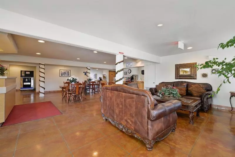 ホテル Americas Best Value Inn And Suites Ada