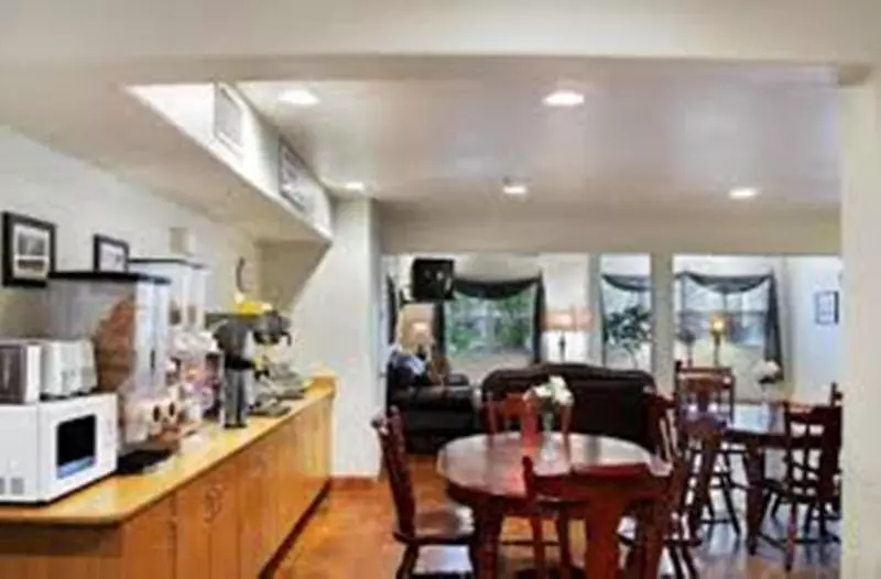 ホテル Americas Best Value Inn And Suites Ada