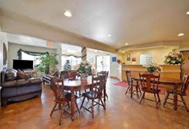 Hotelli Americas Best Value Inn And Suites Ada