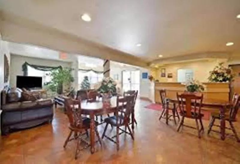 ホテル Americas Best Value Inn And Suites Ada