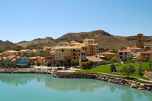 בית מלון כפרי Aston MonteLago Village Resort