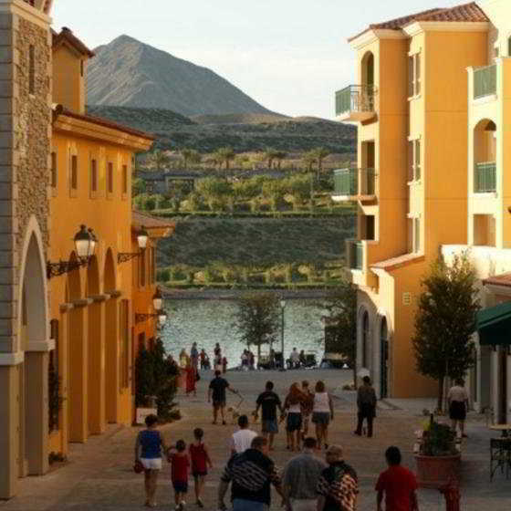 בית מלון כפרי Aston MonteLago Village Resort