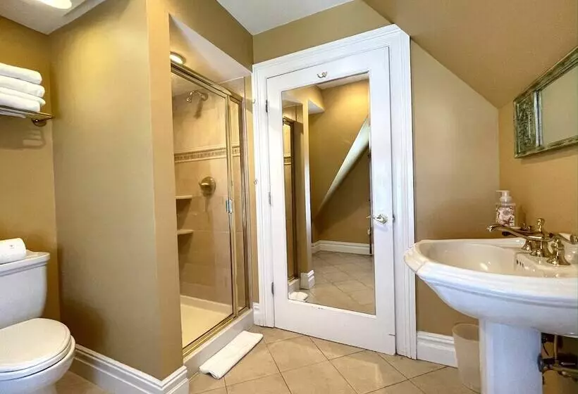 فندق Atlantis Inn