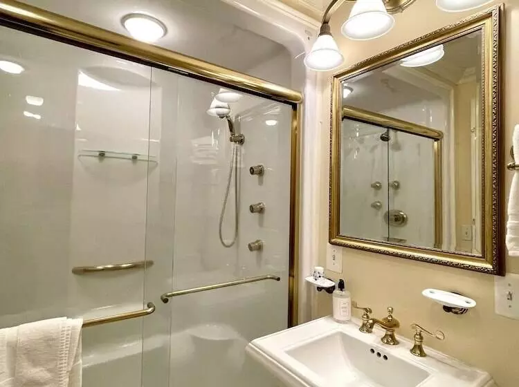 فندق Atlantis Inn