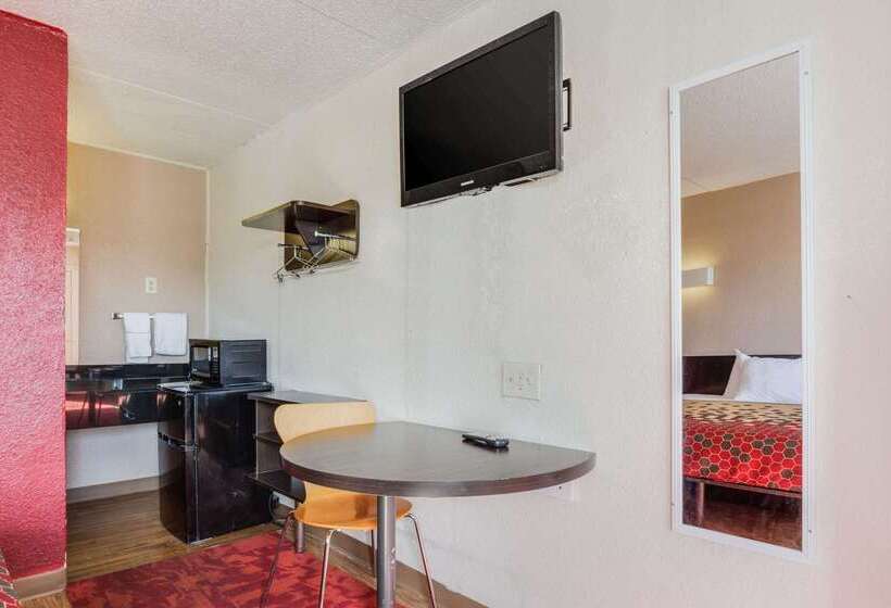 ホテル Econo Lodge Inn & Suites