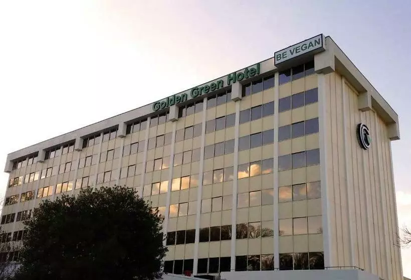 Hotel Golden Green Charlotte