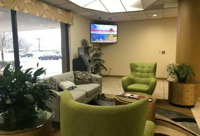 Hotel Golden Green Charlotte