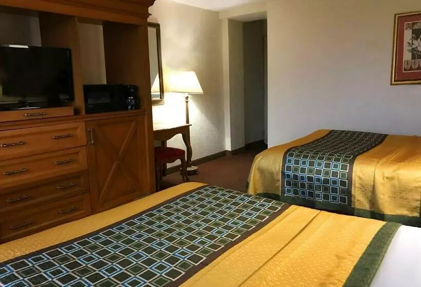 Hotel Golden Green Charlotte