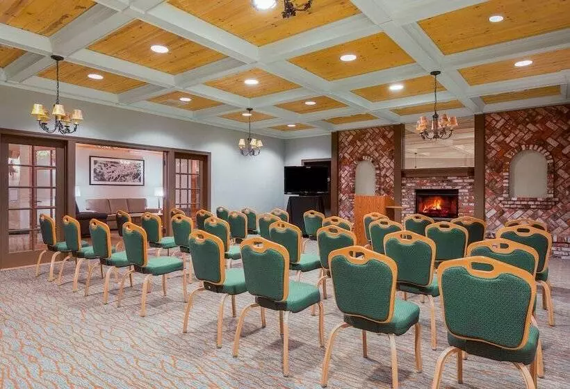 فندق Holiday Inn Resort The Lodge At Big Bear Lake, An Ihg