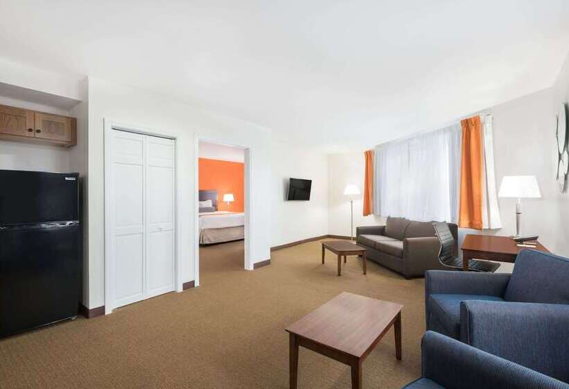 فندق Howard Johnson By Wyndham Quincy/ Boston