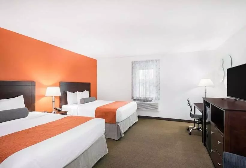 호텔 Howard Johnson By Wyndham Quincy/ Boston