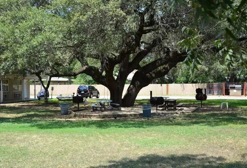 호텔 Inn Of Uvalde