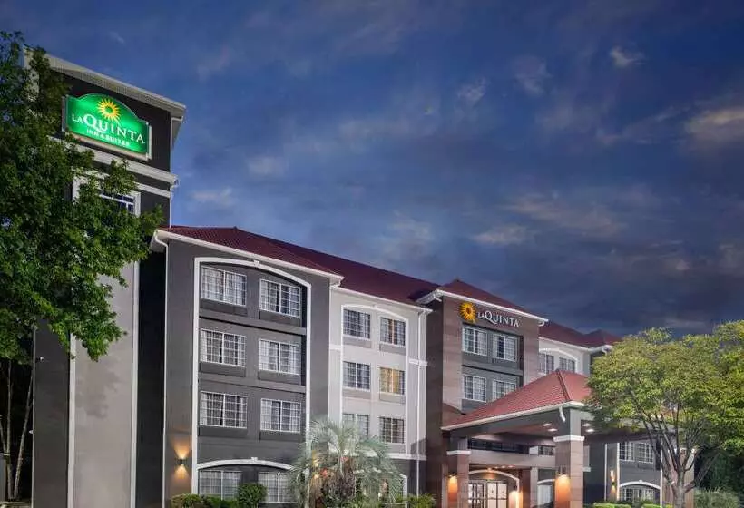 Отель La Quinta Inn & Suites By Wyndham Atlanta Stockbridge