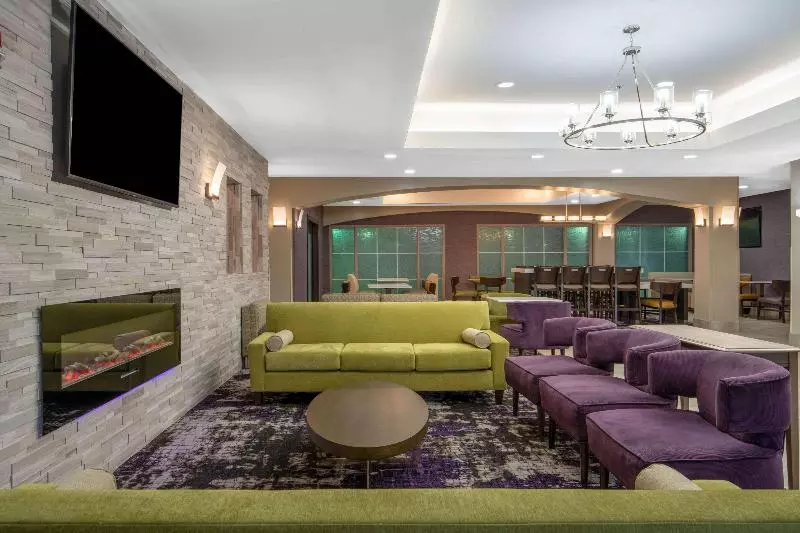 Отель La Quinta Inn & Suites By Wyndham Atlanta Stockbridge