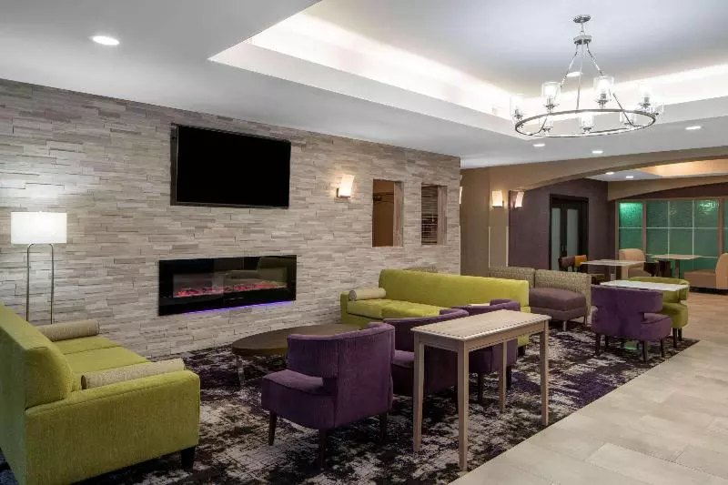 Отель La Quinta Inn & Suites By Wyndham Atlanta Stockbridge