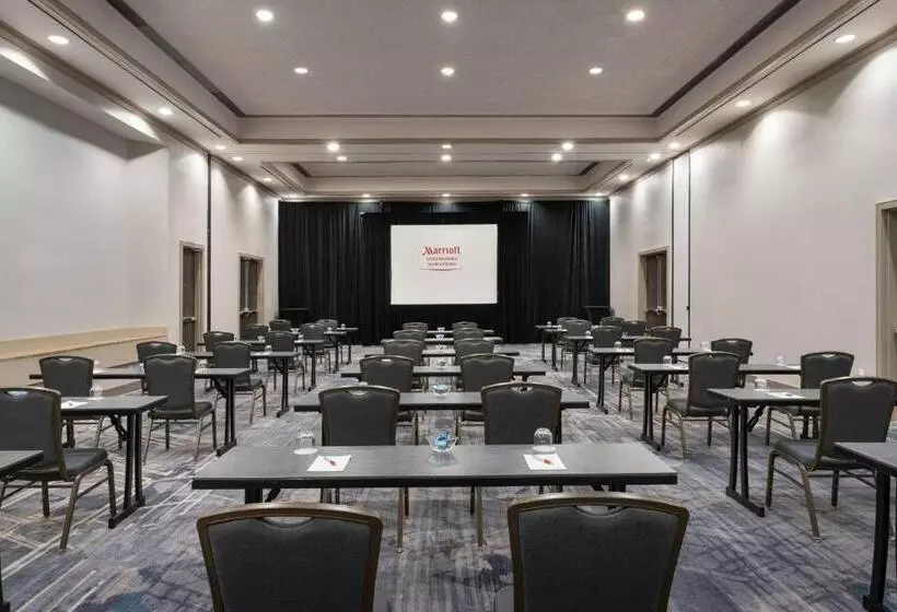 Отель Marriott Greensboro Downtown
