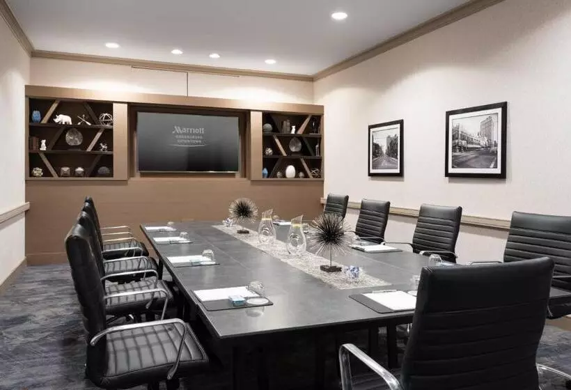 Отель Marriott Greensboro Downtown