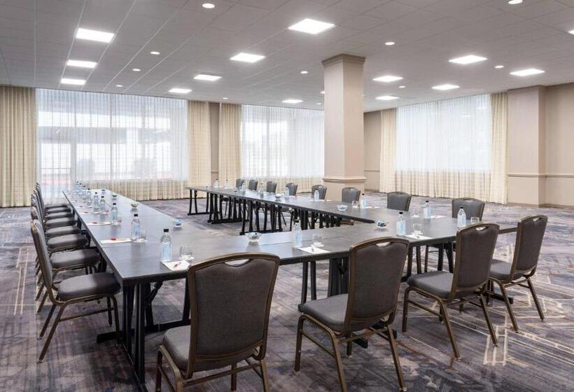 ホテル Marriott Greensboro Downtown