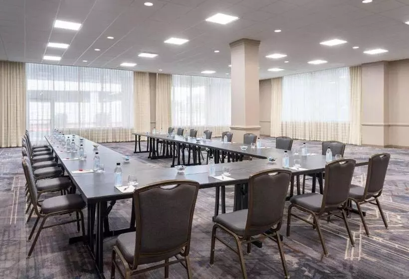 Отель Marriott Greensboro Downtown