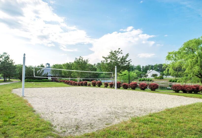 Отель Powhatan Resort