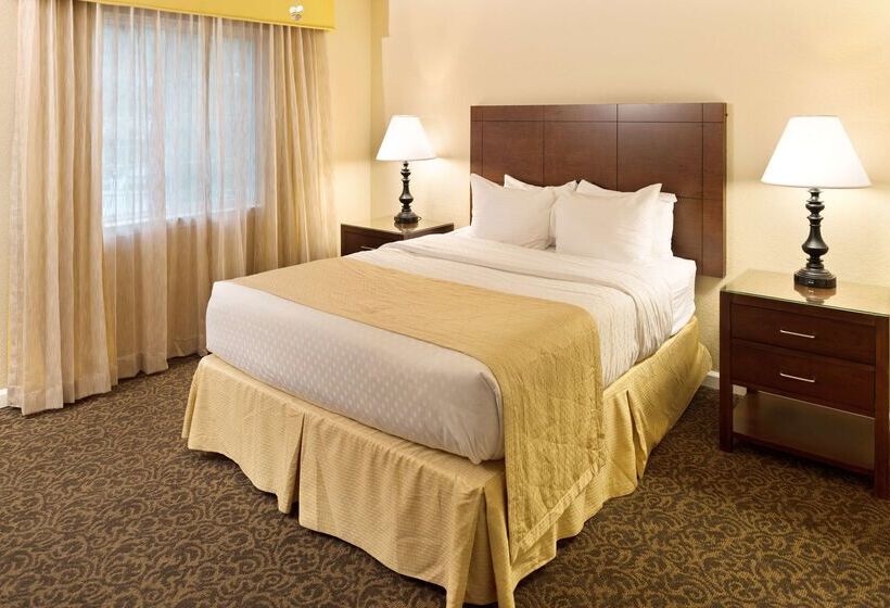 Отель Powhatan Resort