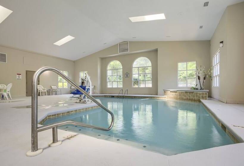 בית מלון כפרי Quality Inn