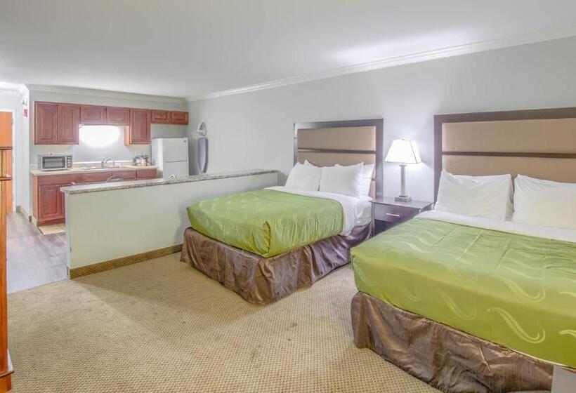 בית מלון כפרי Quality Inn