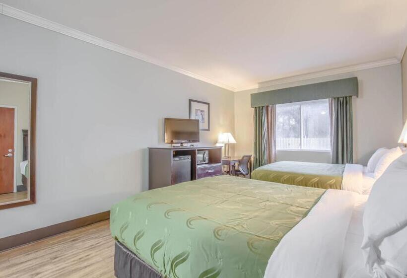 בית מלון כפרי Quality Inn